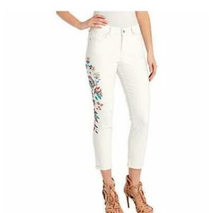 Jessica Simpson forever rolled ankle